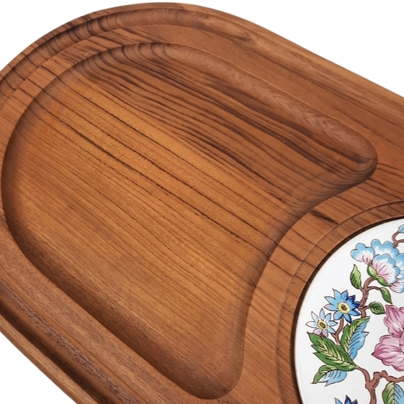 Vintage Dolphin Teak Cheese Board with Floral Trivet Charcuterie - Picture 3 of 5